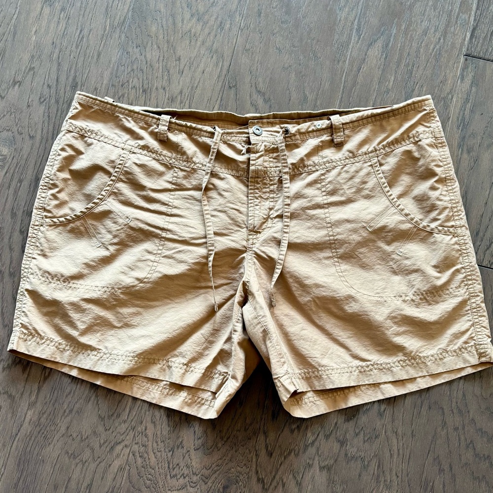 Columbia Women's Drawstring Shorts Khaki XL